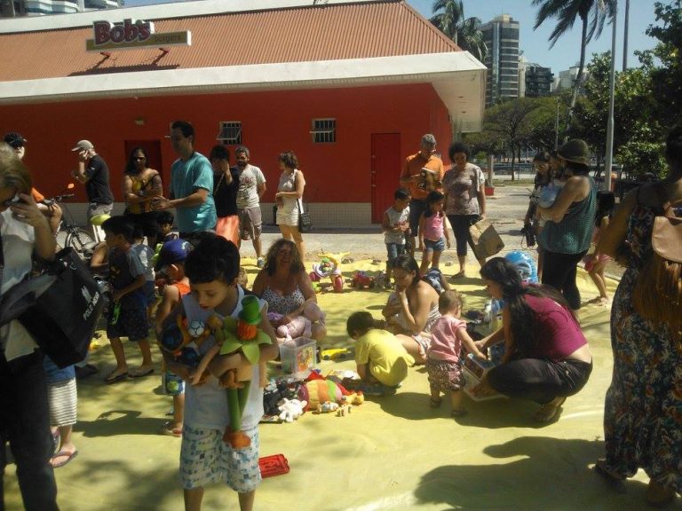 Feira de brinquedos em Vitória é promovida pelo Instituto Alana, ONG que trabalha o desestímulo ao consumo infantil (Foto: Divulgação)