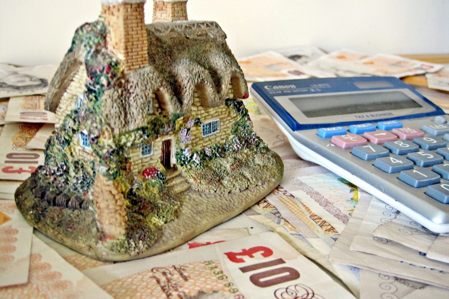 Em 2015, a delação de dois ex-funcionários dos bancos HSBC e UBS permitiu ao Governo francês recuperar para os cofres do Estado o equivalente a R$ 10 bilhões