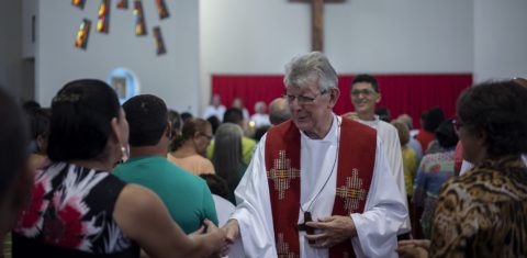 Dom Erwin Krautler, 76 anos, bispo austríaco naturalizado brasileiro, celebra a missa de Domingo de Ramos. Ele deixa a Prelazia do Xingu amanhã