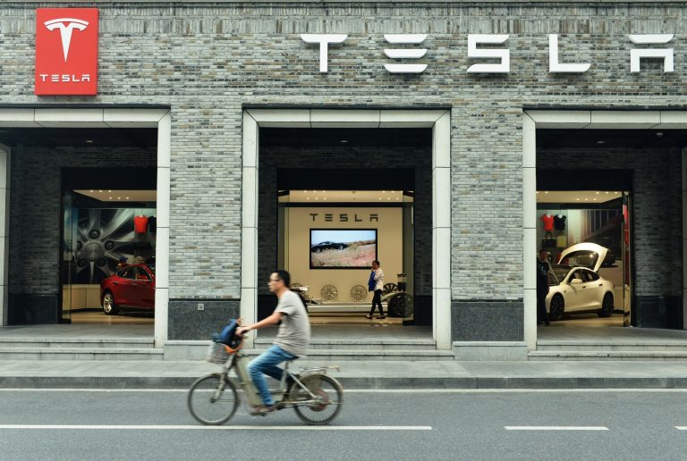 Mas 276 mil pessoas entraram em uma fila de compra, em dois dias, após a Tesla anunciar seu novo sedan, o Model 3, que custa cerca de U$ 40 mil.