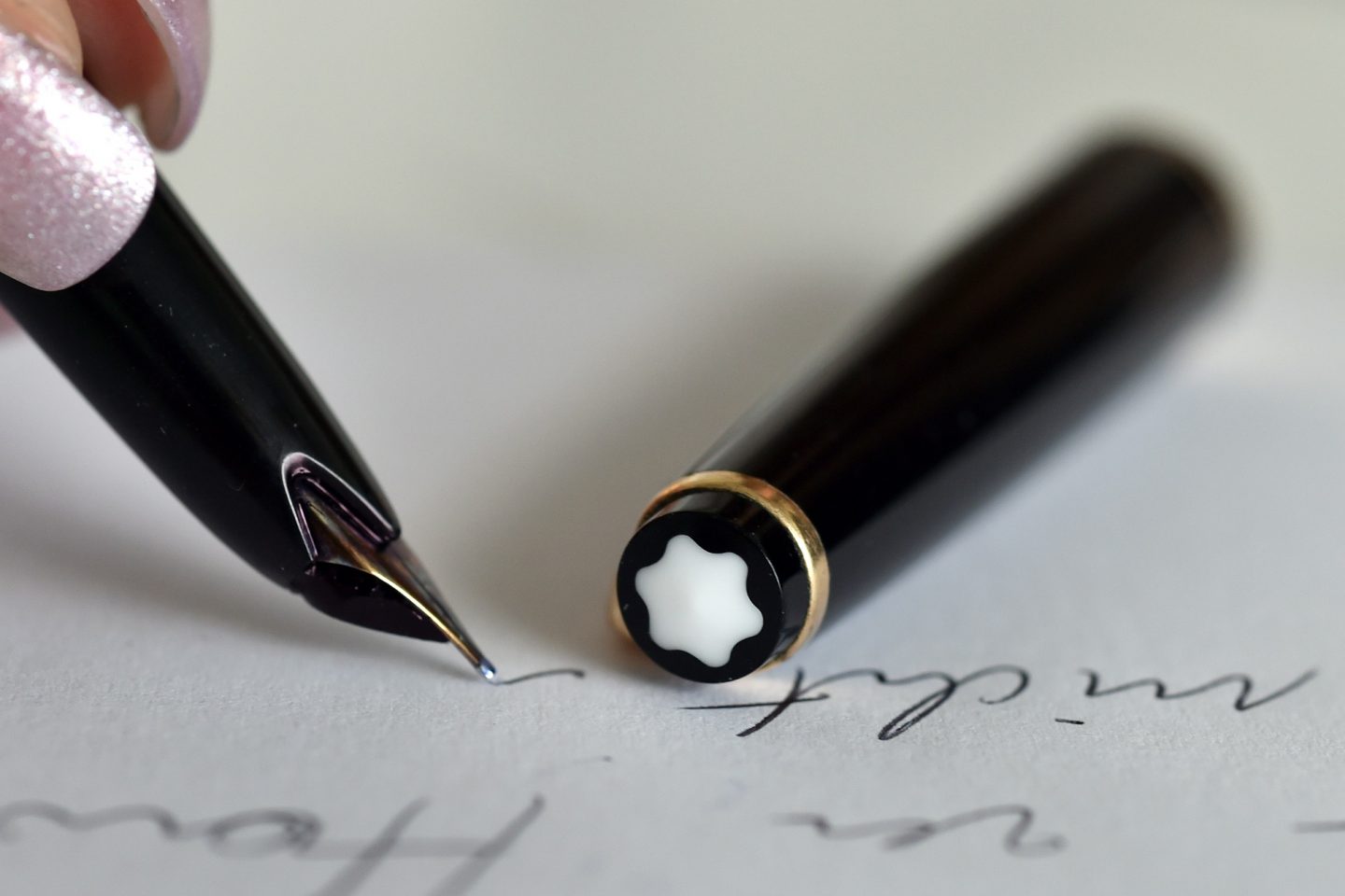 Assinar uma escritura sem usar uma Monblanc ou uma Parker 51 era como estar condenado à mediocridade eterna. Foto de Monika Skolimowska/DPA