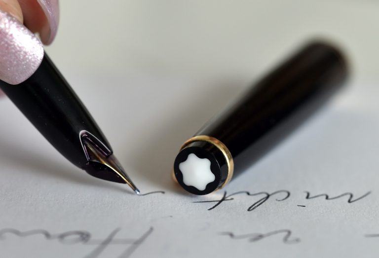 Assinar uma escritura sem usar uma Monblanc ou uma Parker 51 era como estar condenado à mediocridade eterna. Foto de Monika Skolimowska/DPA