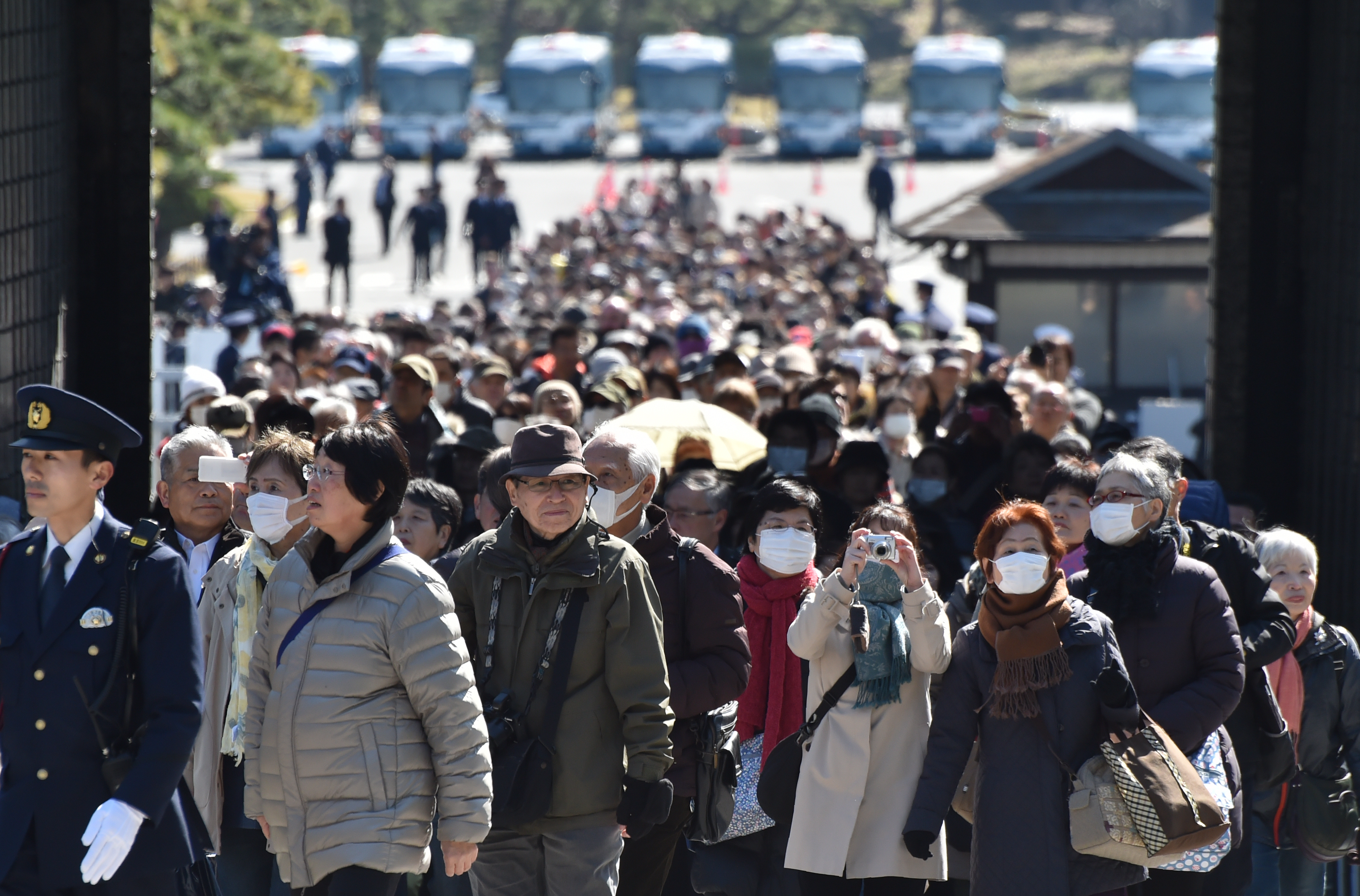 Rua de Tóquio, no Japão, lotada de japoneses