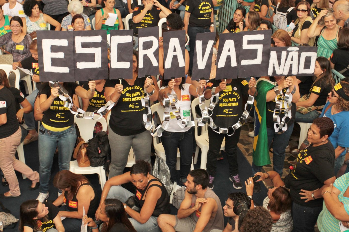 A votação do Plano de Cargos e Salários dos Professores do Rio, em 2013, foi um dos muitos temas que dividiu as bancadas do PRB e do PSOL. Foto de Levy Ribeiro/Brazil Photo Press