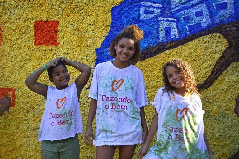 Pintar paredes e revitalizar espaços: ações do Dia das Boas Ações em 2016 (Foto Gabriela Mendes/Divulgação)