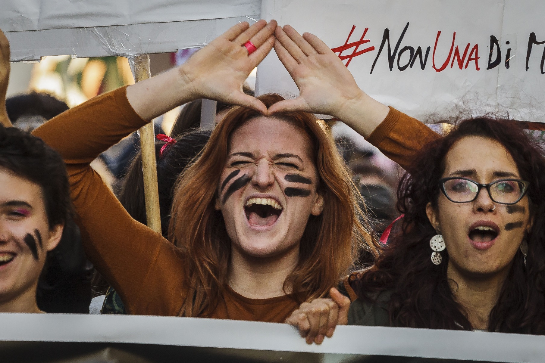 Foto Giuseppe Ciccia/NurPhoto Protesto de mulheres em Roma: "Nem uma a menos". Foto Giuseppe Ciccia/NurPhoto