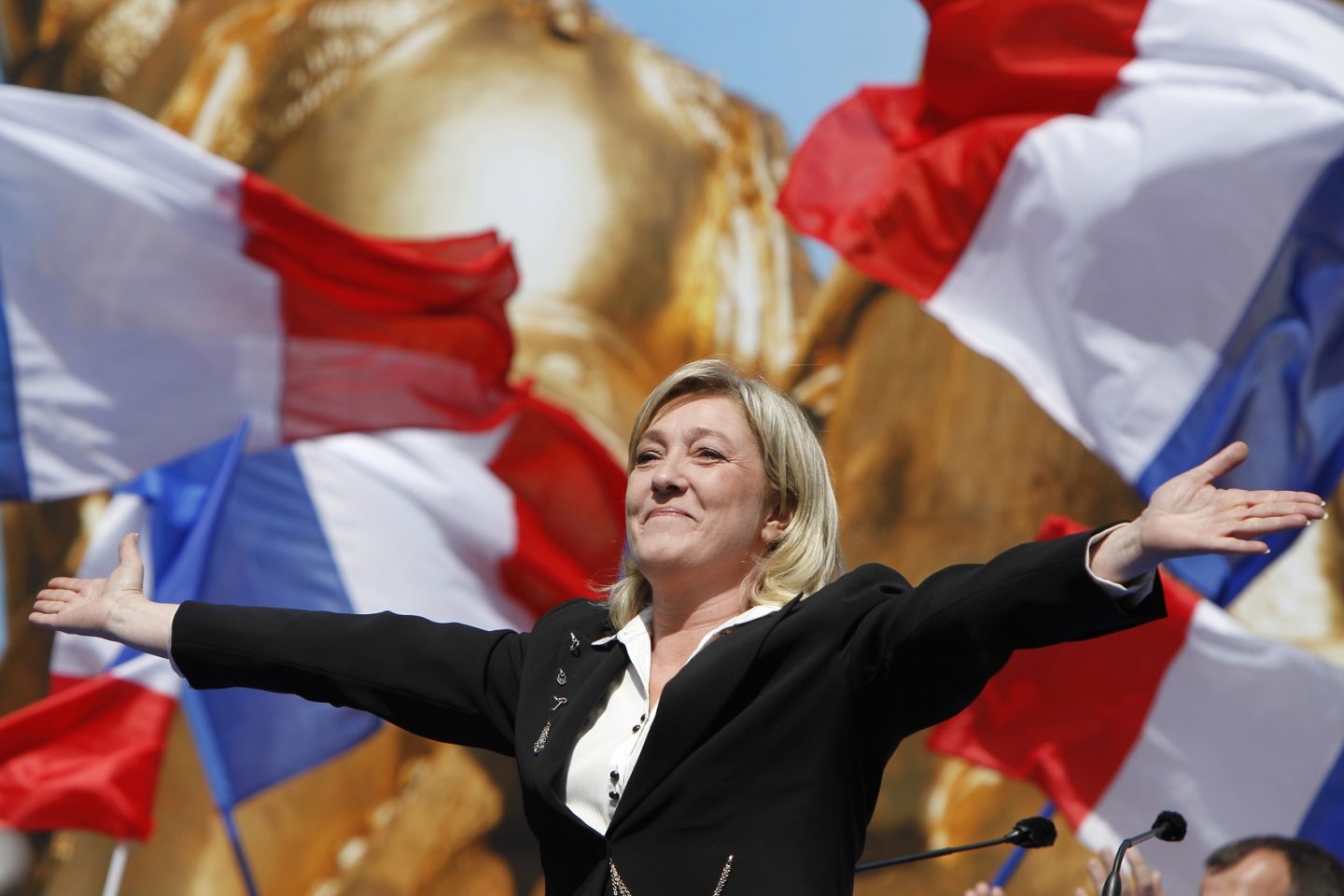 Tudo indica que Marine Le Pen não vencerá o segundo turno da eleição francesa, mas seu partido sai fortalecido e já não assusta parte dos eleitores. Foto Kenzo Tribouillard/AFP