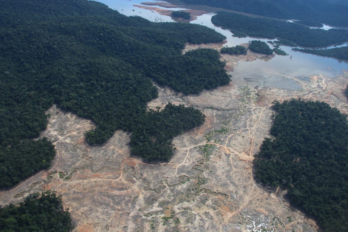 Área desmatada na Amazônia próxima ao Parque Nacional de Juruena. Foto Isaac Risco-Rodriguez/DPA