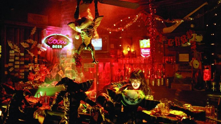 Conforme o teor alcoólico coletivo entra no grau inflamável, começa o apocalipse. Foto Divulgação