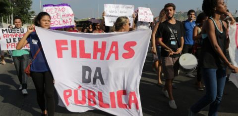 Estudantes de universidades públicas protestam contra os cortes de verba. Foto Alessandro Pereira da Silva/Citizenside