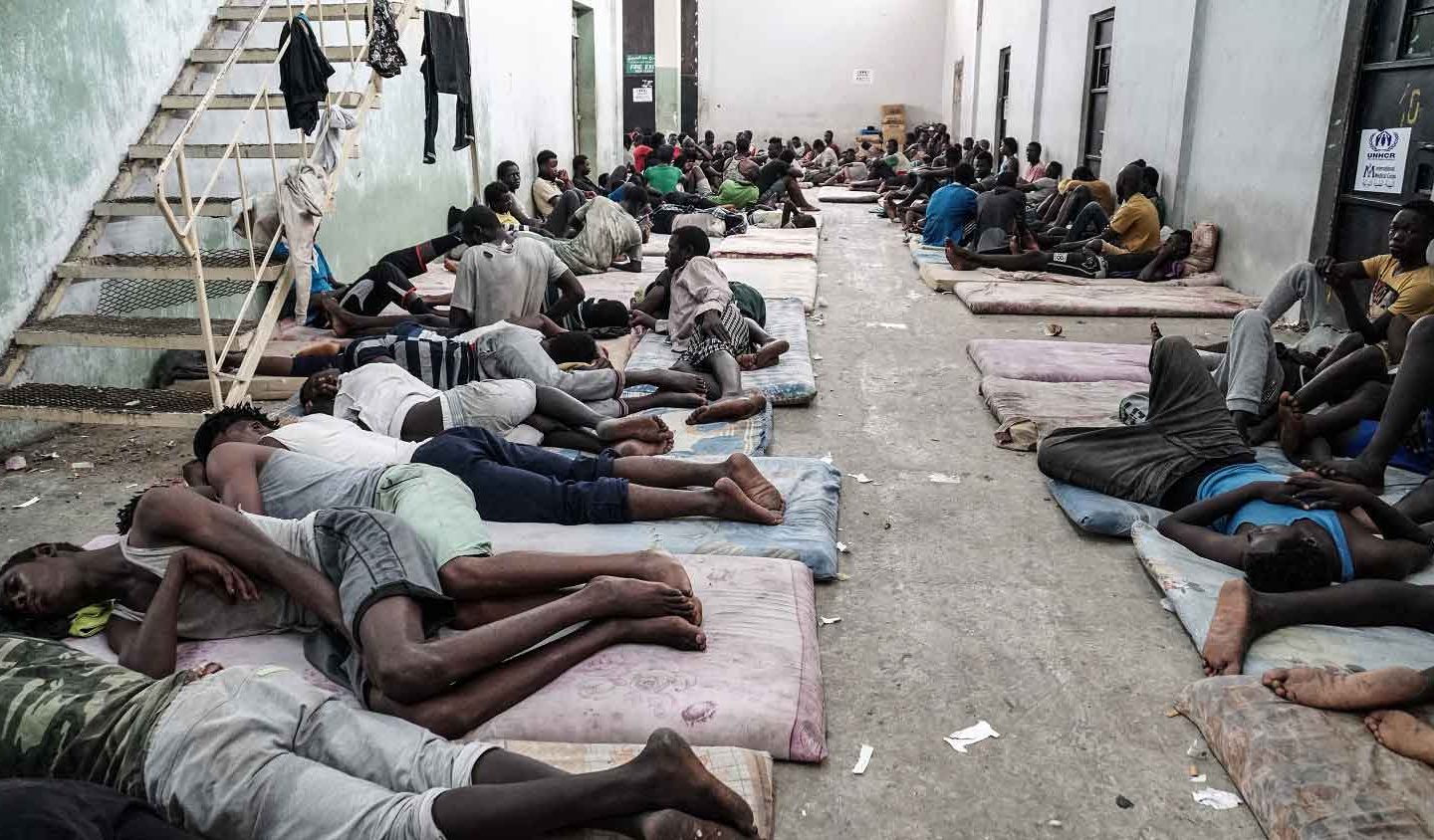 Centro para detenção de imigrantes na Líbia. Foto Taha Jawashi/AFP