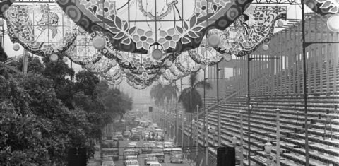 A Presidente Vargas. no Carnaval, em 1976: fim da tradição de colorir as ruas da cidade. Foto Arquivo / Agência O Globo