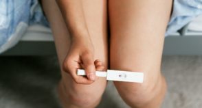 Filhos da dor: aborto legal após engravidar do próprio pai