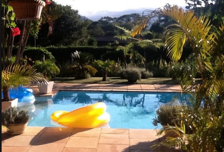 Piscina da casa de Teresópolis da desembargadora Marília de Castro Neves (Reprodução/Facebook)