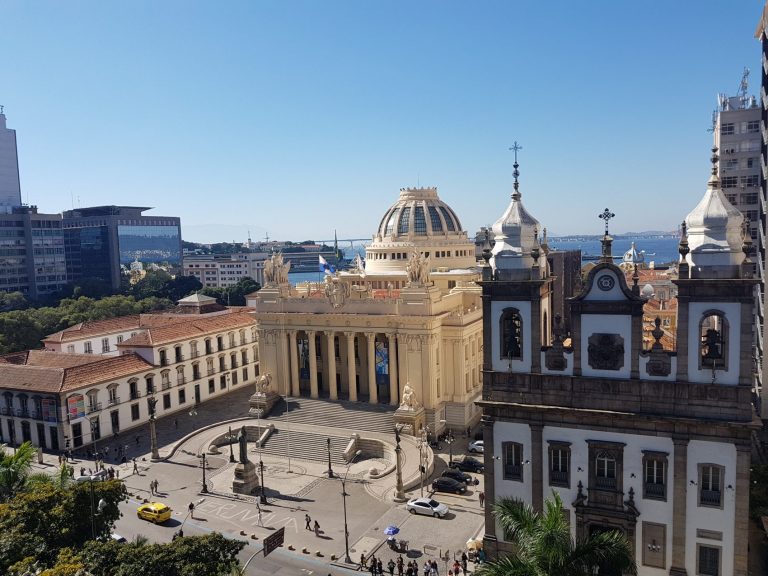 Igreja de São José, Alerj e Paço Imperial: herança da época em que o Castelo era o centro do poder (Foto Oscar Valporto)