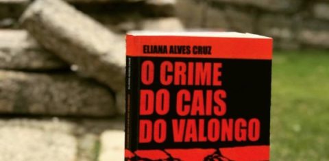 “O crime do Cais do Valongo”, da Editora Malé, mistura personagens reais e fictícios, elementos de romance histórico e policial para falar sobre uma cidade dividida pela Pedra do Sal. Foto Francisco Jorge