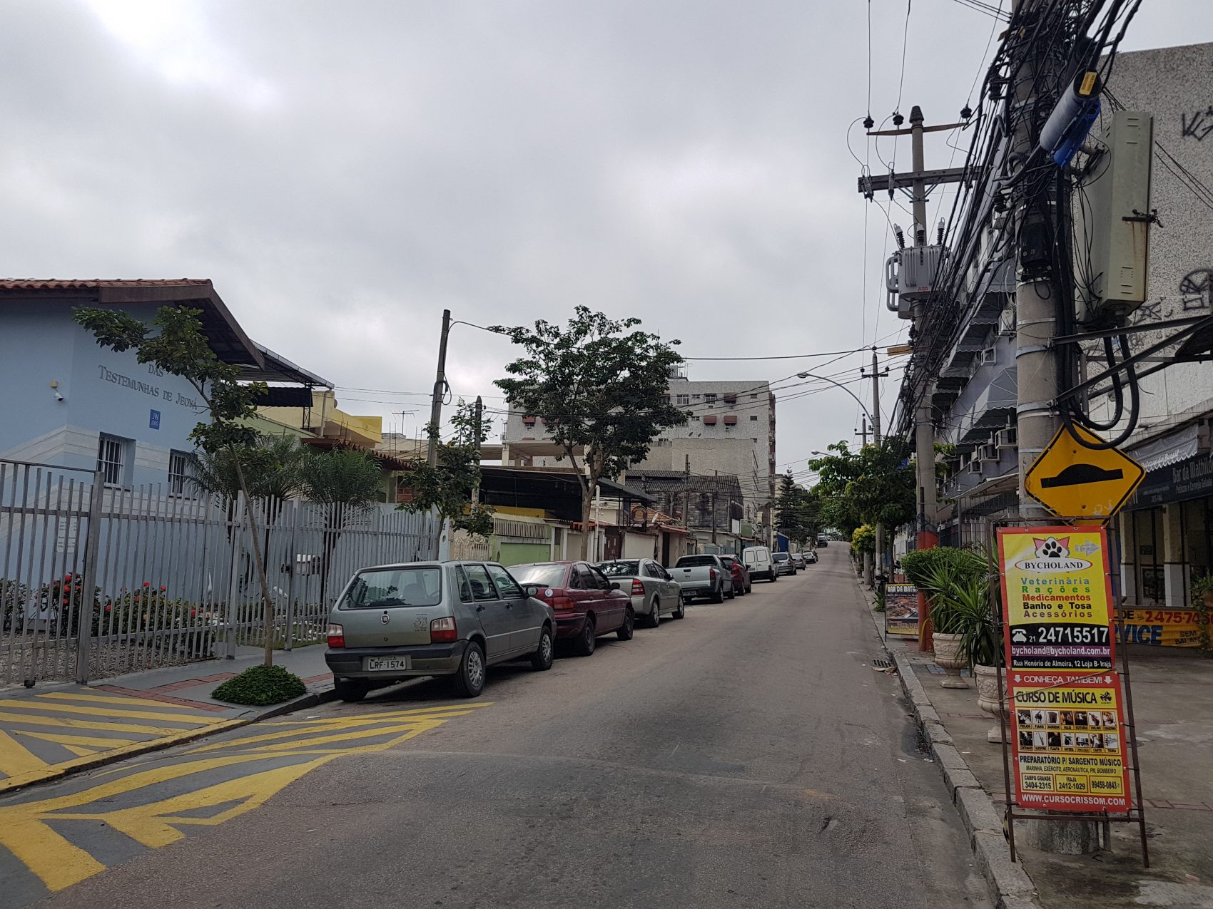 Rua Honório de Almeida, onde morou Nei Lopes, que homenagerou o bairro no "Sanba do Irajá" IFoto Oscar Valporto)