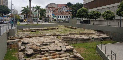 Pelo Cais do Valongo, em apenas 20 anos, passaram pelo menos 500 mil escravos. Foto Oscar Valporto