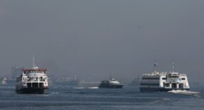 Os engarrafamentos do transporte por barcas