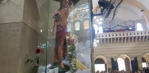 A imagem de São Sebastião em sua igreja no Rio: não foi o santo que deu nome à cidade (foto Oscar Valporto)