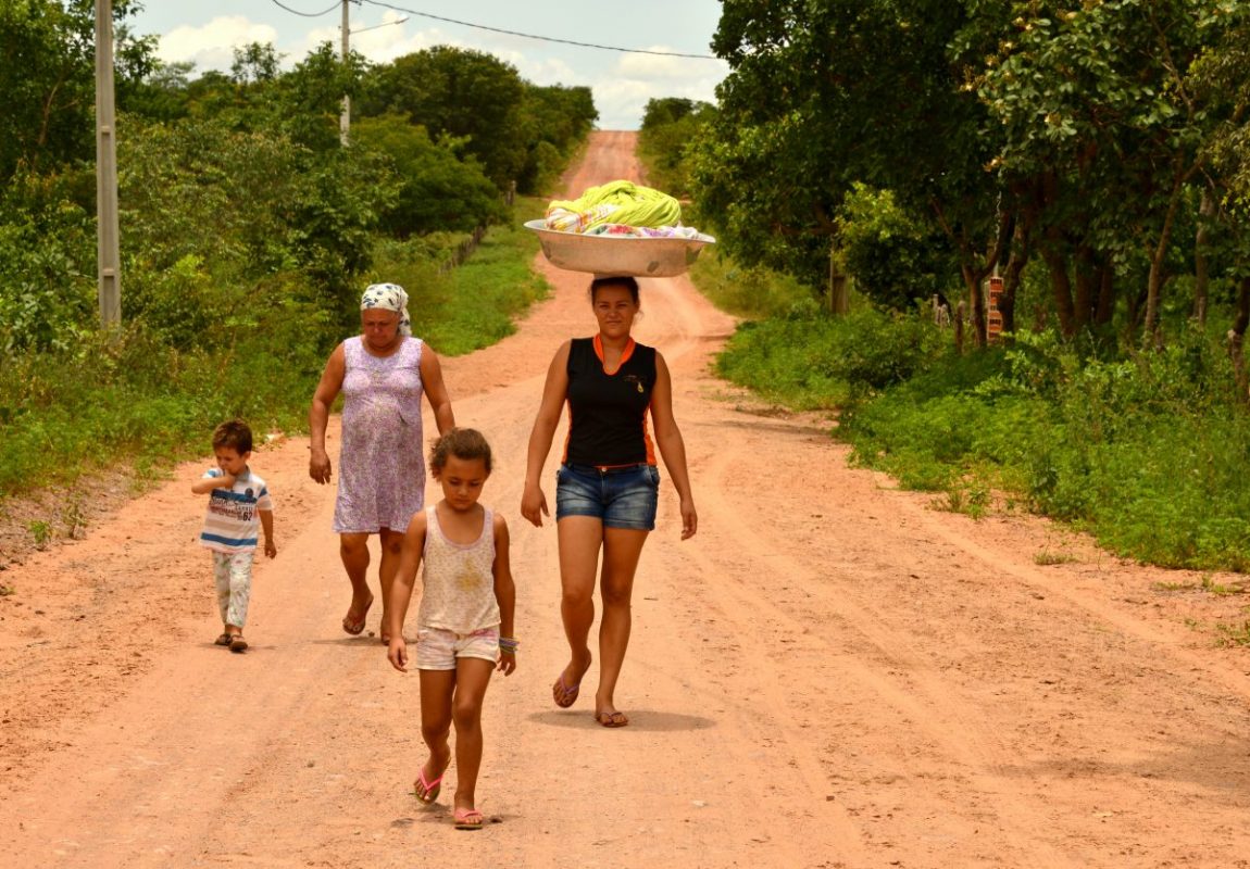 Elzita, a filha Maria Meire e uma das netas. Foto de Mirian Fichtner