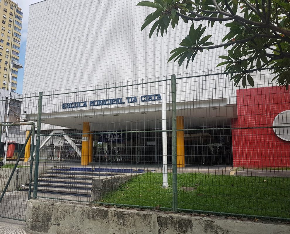 A Escola Municipal Tia Ciata, em homenagem à baiana que vivia na Praça Onze. Em sua casa nasceu o primeiro samba oficial, Pelo Telefone, de Donga e Mauro de Almeida. Foto Oscar Valporto
