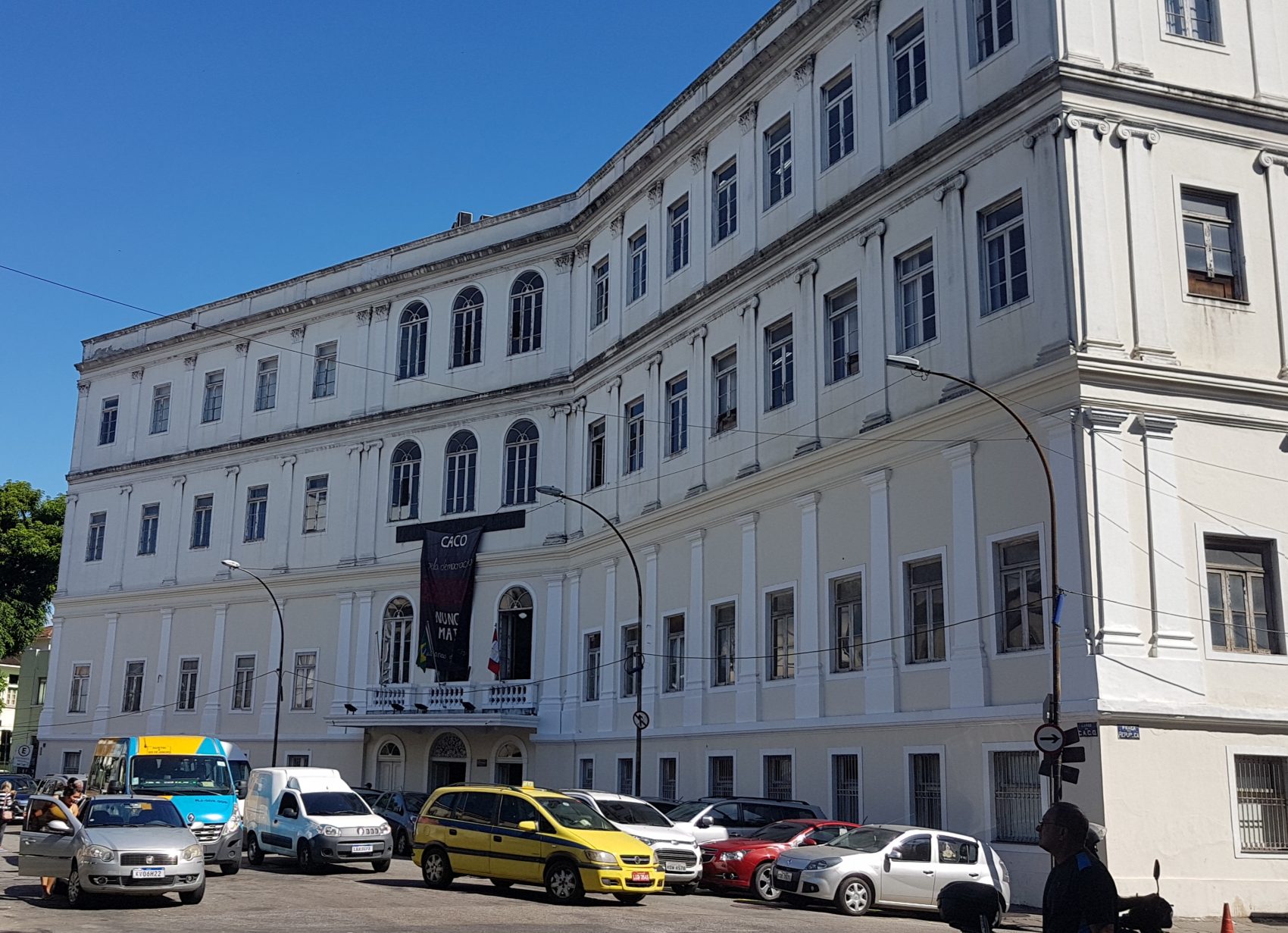 O Palácio Conde dos Arcos, hoje sede da Faculdade Nacional de Direito, abrigava o Senado Imperial: senadores aprovaram abolição com apenas um voto contra no dia 13 de maio (Foto Oscar Valporto)
