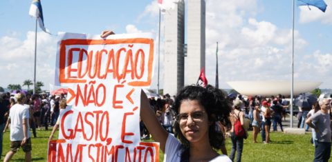 Manifestação de estudantes contra os cortes no orçamento da Educação: dia de protesto na rua e guerra de palavras (Pablo Valadares/Agência Câmara)