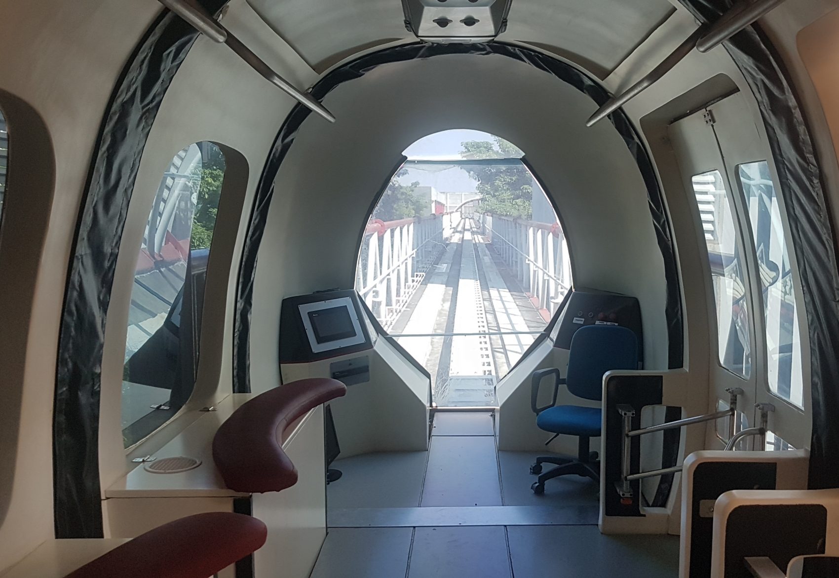 Trem de levitação magnética da UFRJ: silencioso e sem emissão de poluentes, já que é movido à energia elétrica (Foto: Oscar Valporto)