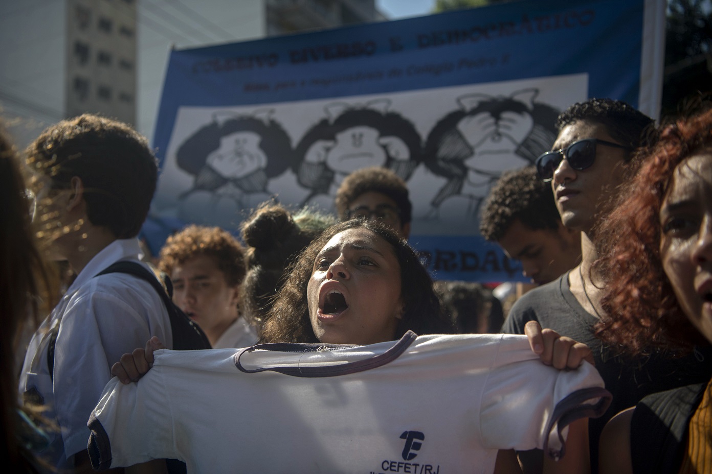Manifestação deflagrada a partir de grupos do WhatsApp causou constrangimento ao presidente Bolsonaro, que participava de cerimônia comemorativa pelos 130 anos do Colégio Militar. Foo Mauro Pimentel/AFP