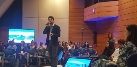 Thiago Valente, da Fundação Grupo Boticário, no lançamento do Oásis Lab Baía de Guanabara: iniciativa com objetivo de desenvolver projetos inovadores para garantir segurança hídrica e recuperar a bacia hidrográfica (Foto: Oscar Valporto)