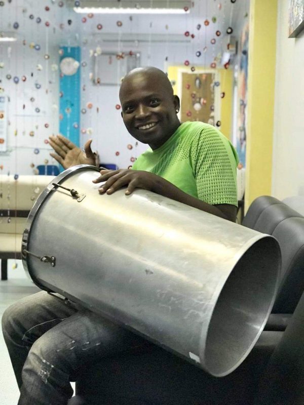 Leandro da Conceição, diagnosticado com doença falciforme aos dois anos: ' Muitas vezes, eu prefiro me cuidar em casa porque nem sempre sou bem atendido no hospital' (Foto: Acervo pessoal)