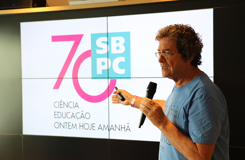 O físico Ildeu Castro Moreira durante o congresso da SBPC no ano passado: 'Em termos de cortes, é o momento mais difícil para a ciência' (Foto: SBPC?Divulgação)