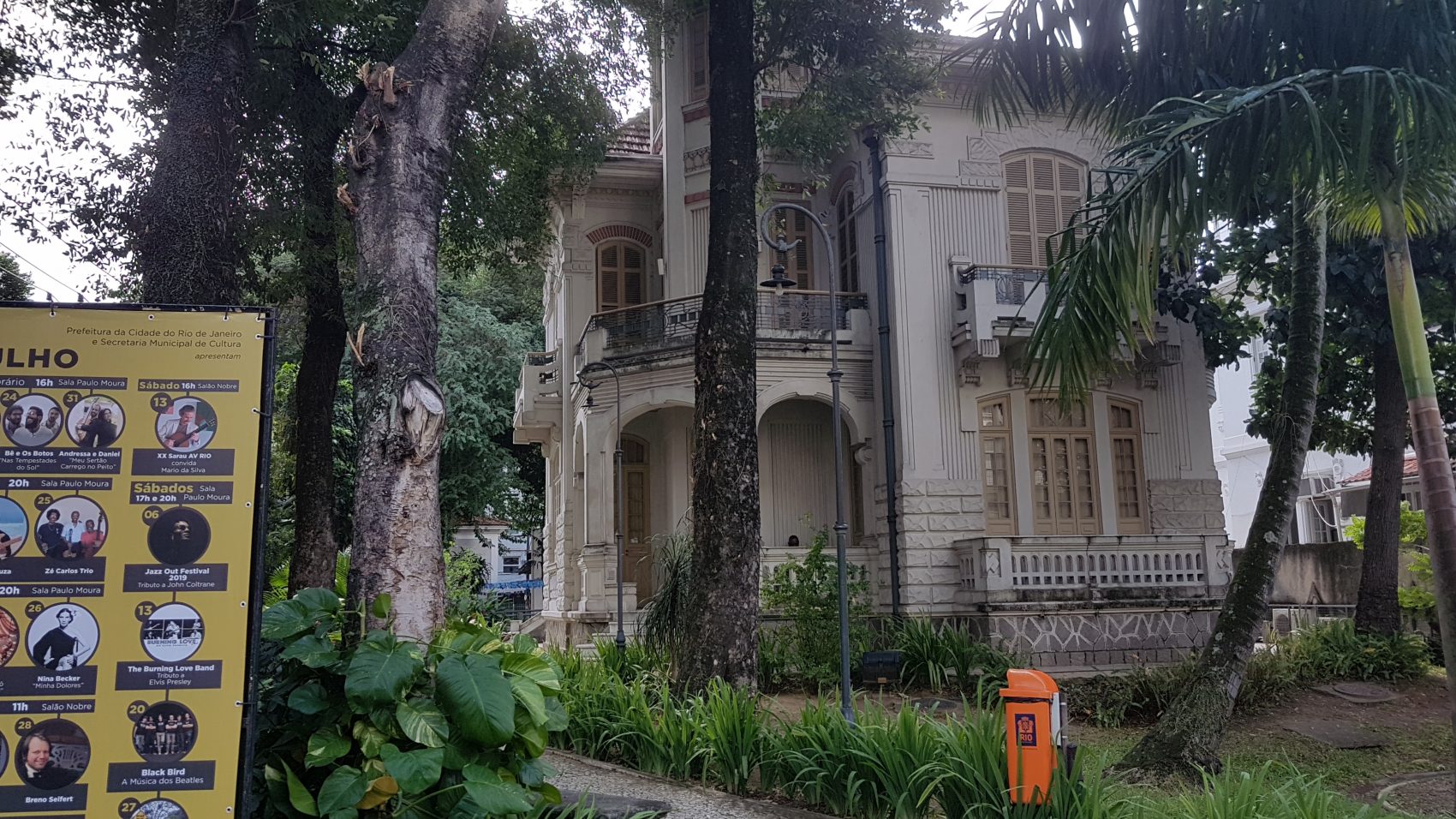 Palacete Garibaldi, casarão de 1921, onde funciona o Centro de Música Carioca Artur da Távola: exposição sobre os 260 anos da Tijuca (Foto: Oscar Valporto)