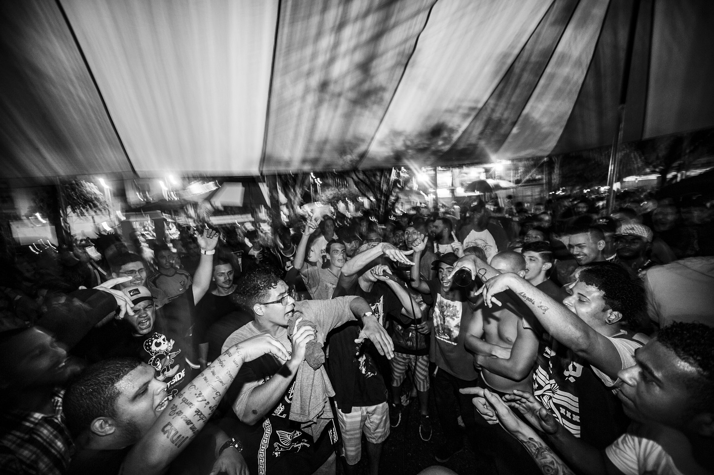 Foto Thiago Ripper A Roda Cultural de Vila Isabel ocupa, toda quinta-feira, a Praça Sete, com muita rima e descontração. Foto Thiago Ripper