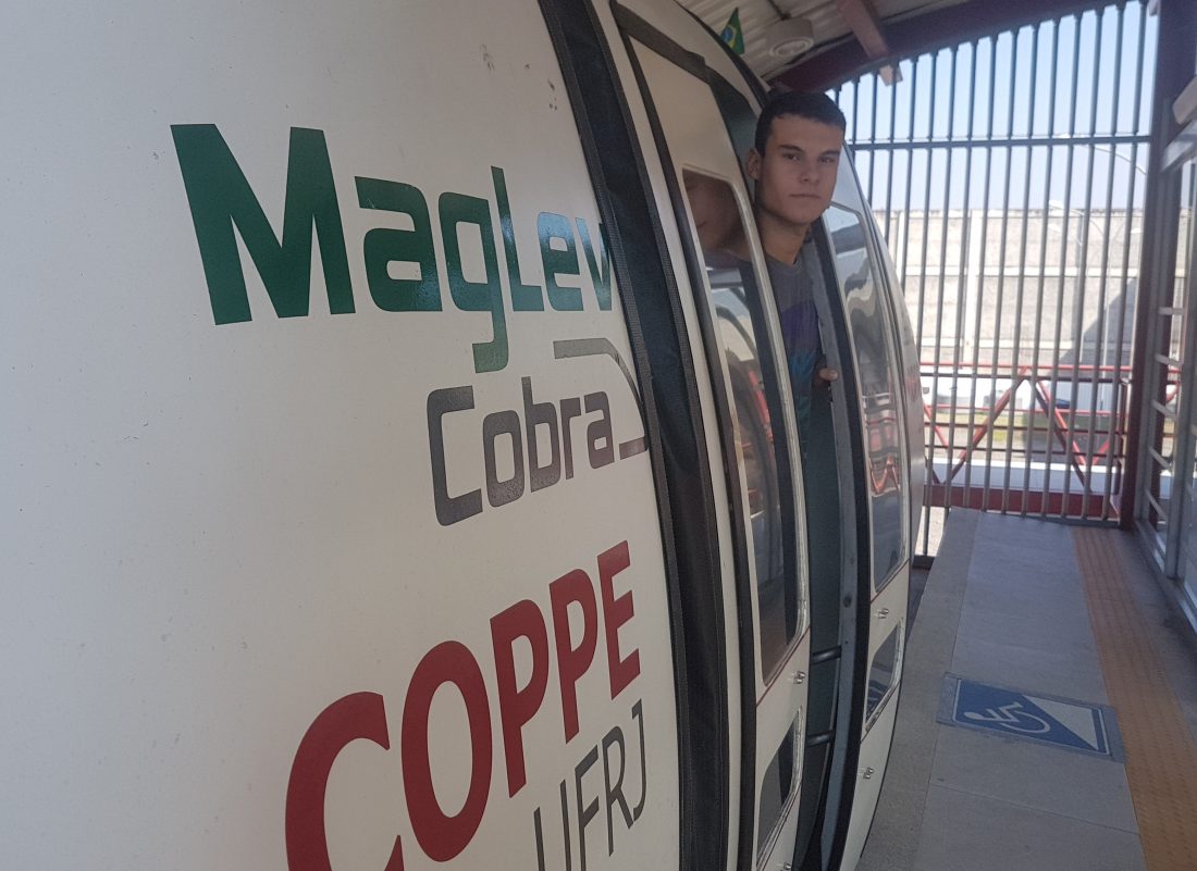 Trem de levitação magnética: projeto desenvolvido na Coppe/UFRJ: à espera de parceria para ganhar escala industrial (Foto: Oscar Valporto)