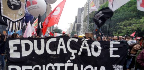 Protesto em São Paulo contra bloqueio de verbas da educação em 2019:com universidades federais ameaças, estudantes vão voltar às ruas (Foto: Cris Faga/NurPhoto/AFP - 23/08/2019)