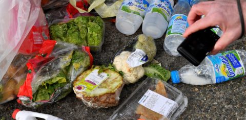Desperdício de comida. Foto de GEORGES GOBET / AFP
