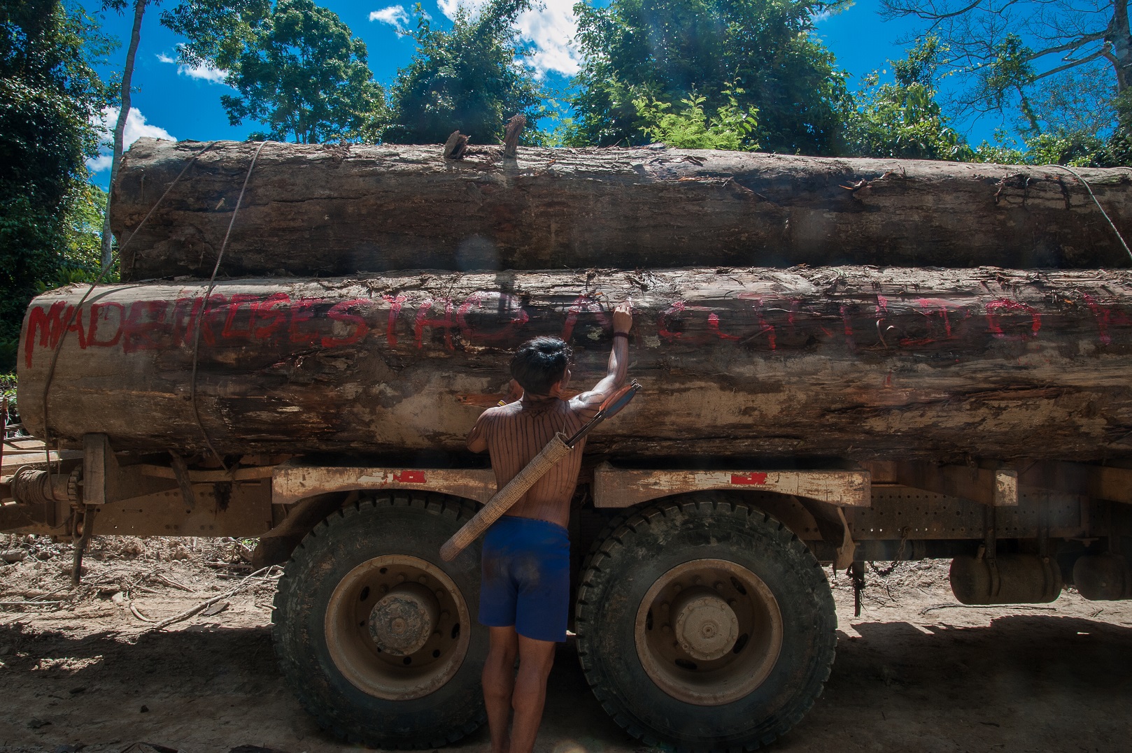 Foto Anderson Barbosa Durante dez dias, organizados em cinco grupos, os indígenas percorreram cerca de 100 km dentro da Terra Indígena Sawré-Muybu e encontraram dois grupos de madeireiros ilegais. Foto Anderson Barbosa