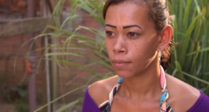 A mãe que perdeu a filha por falta de creches em Macapá
