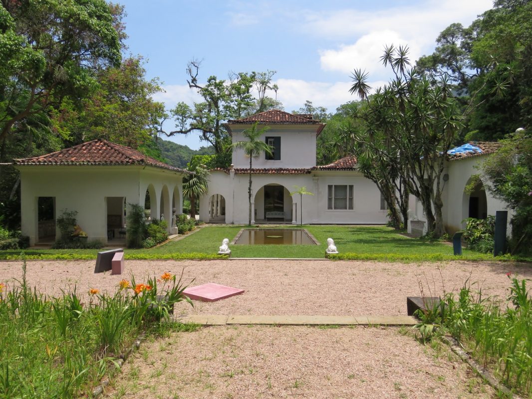 O Museu do Açude, no Alto da Boa Vista, sobre com problemas de conservação e de acesso. O ponto de ônibus mais próximo está a 15 minutos de distância, caminhando ladeira acima. Foto Júlia Rabello