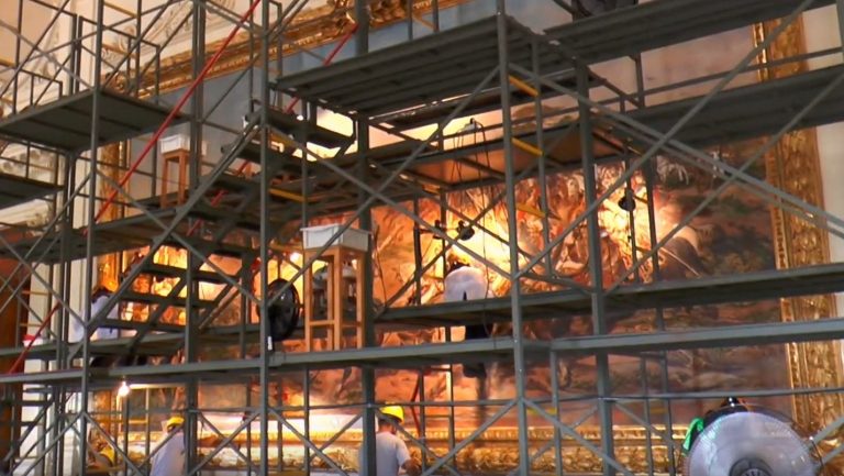 Restauração do quadro Independência ou Morte, de Pedro Américo, no Museu do Ipiranga: trabalho com participação de pesquisadores da USP (Foto: Reprodução)