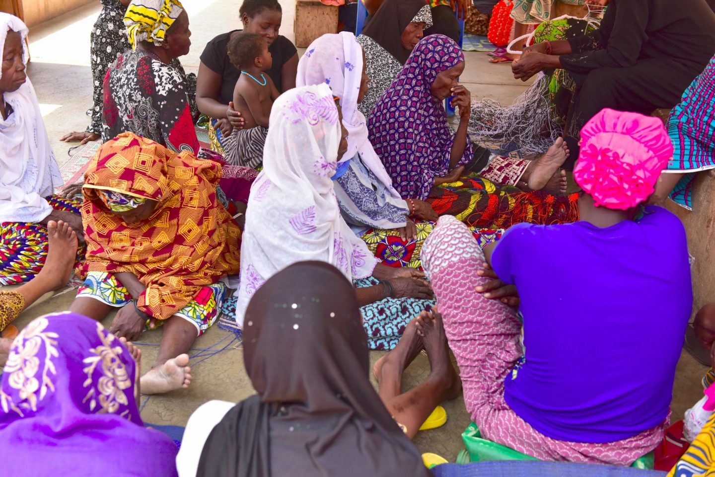 Mulheres - parteiras e até mães - na cadeia em Burkina Faso sob acusação de mutilação genital de meninas: África concentra casos (Foto: Issouf Sanogo/AFP)