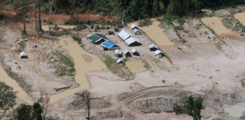 Garimpo ilegal na terra indígena Munduruku no sudoeste do Pará: indígenas pedem socorro ao MPF e pedem operação para retirada dos garimpeiros (Foto: Marcos Amend/Greenpeace)