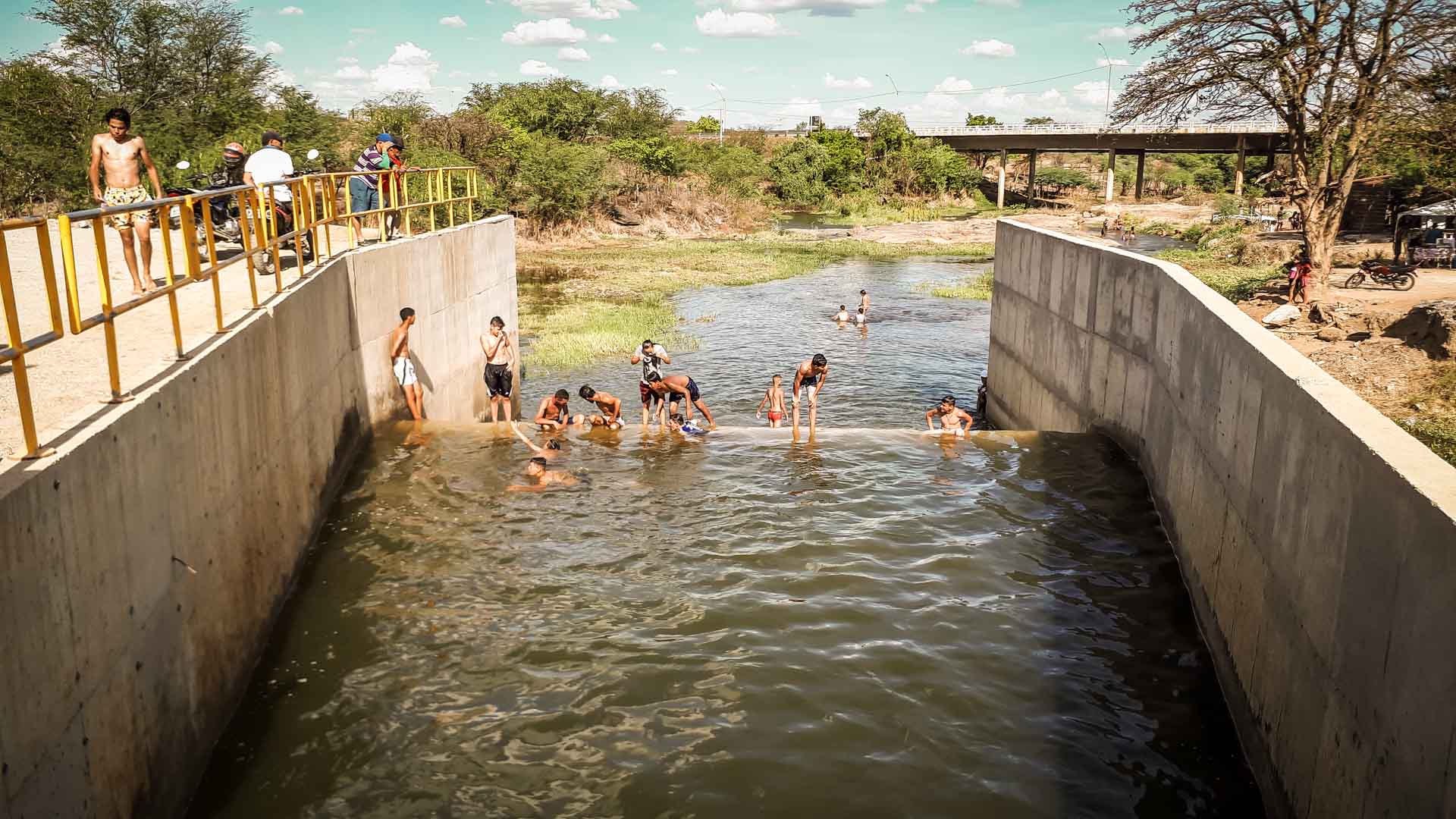 Força do coletivo: comunidades driblam falta d’água causada por atraso de obras no São Francisco
