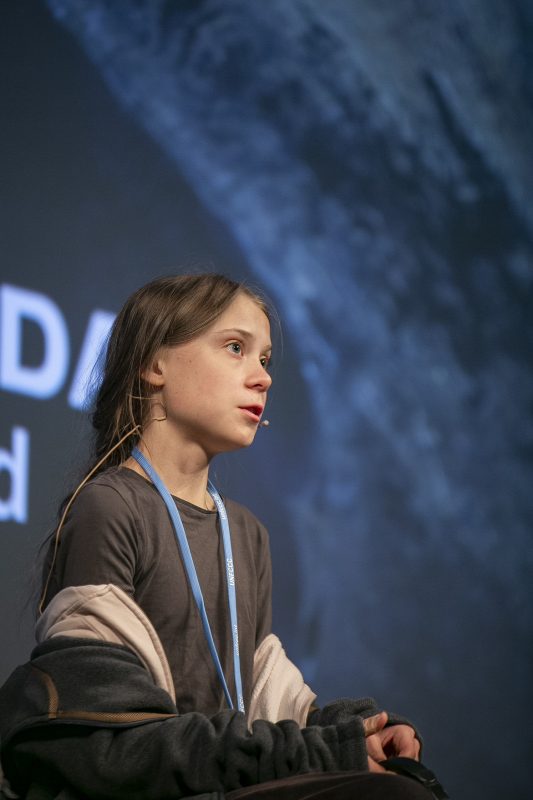 A jovem ativista Greta Thungberg concede uma entrevista coletiva durante a COP25. Foto Pablo Porlan/AFP