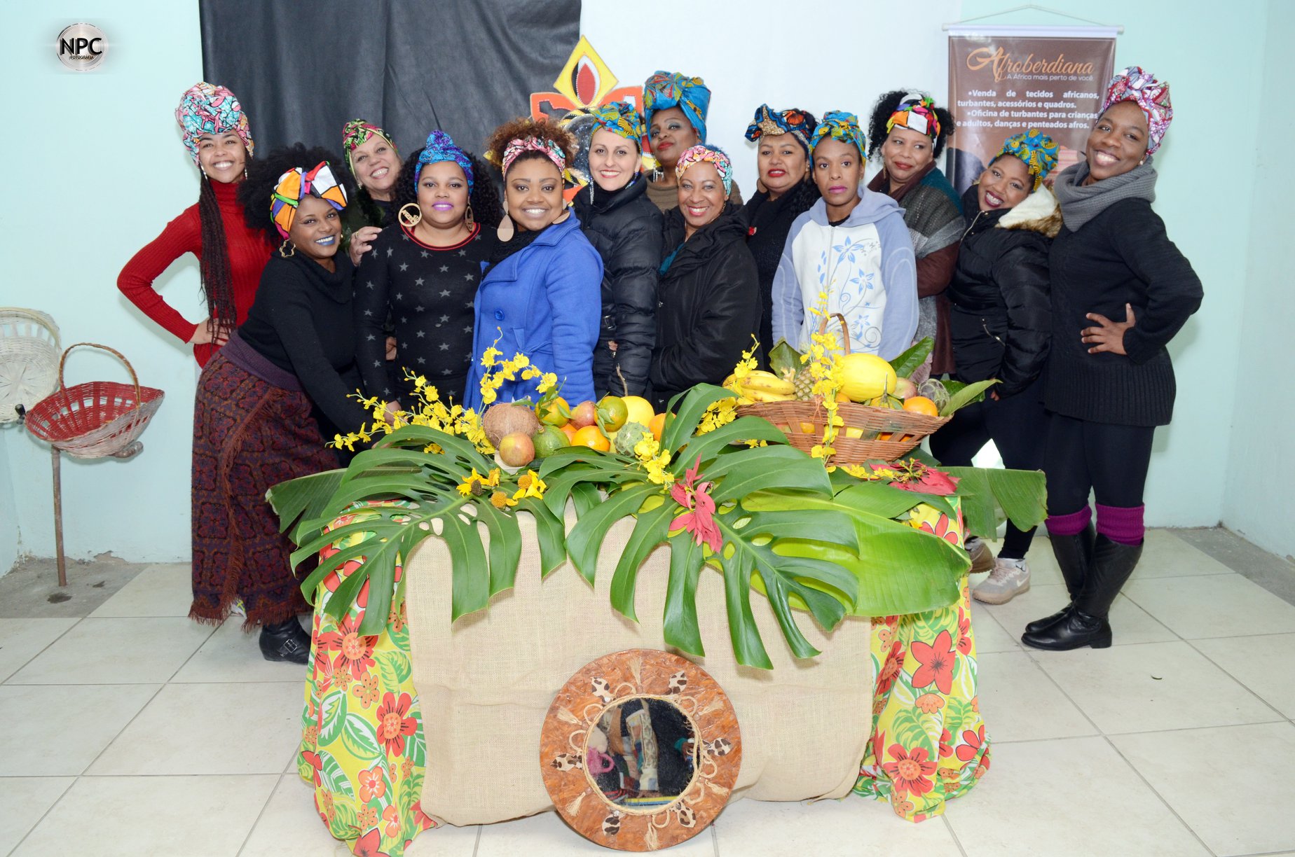 Mães crespas: grupo ajudou a manter movimento e agora também participam de atividades do Meninas Crespas, ao lado das crianças (Foto: Nílveo Christiano/Divulgação)