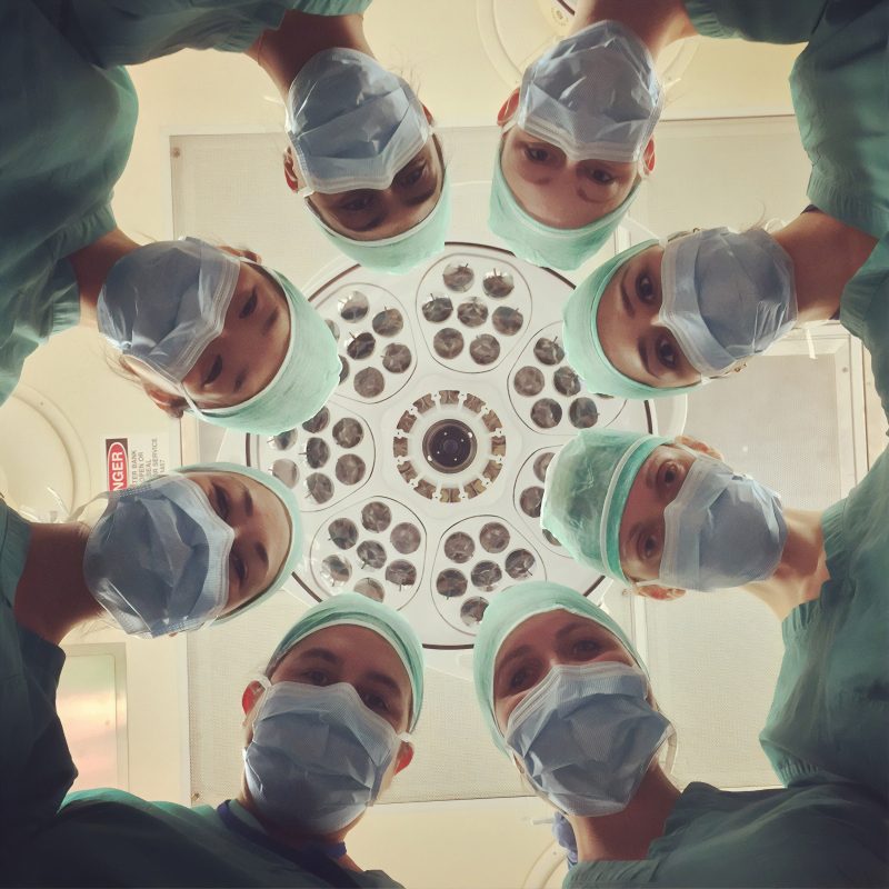 Paliativistas: profissionais de saúde em UTI: cuidados paliativos são importantes para doentes graves. Foto Unsplash