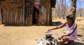 Fome e seca ameaçam indígenas Xakriabá em Minas