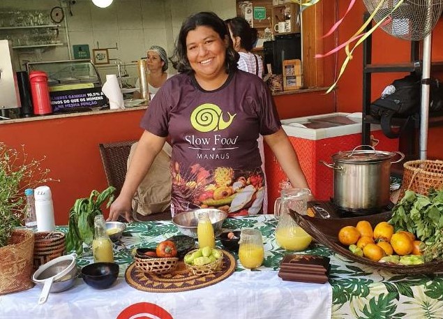 A ecochef Luizi Viana, da Slow Food, integrante da campanha Alimenta Manaus: apelo à à rede de ecochefs do Instituto Maniva (Foto: Ana Paula Lustosa/Divulgação)